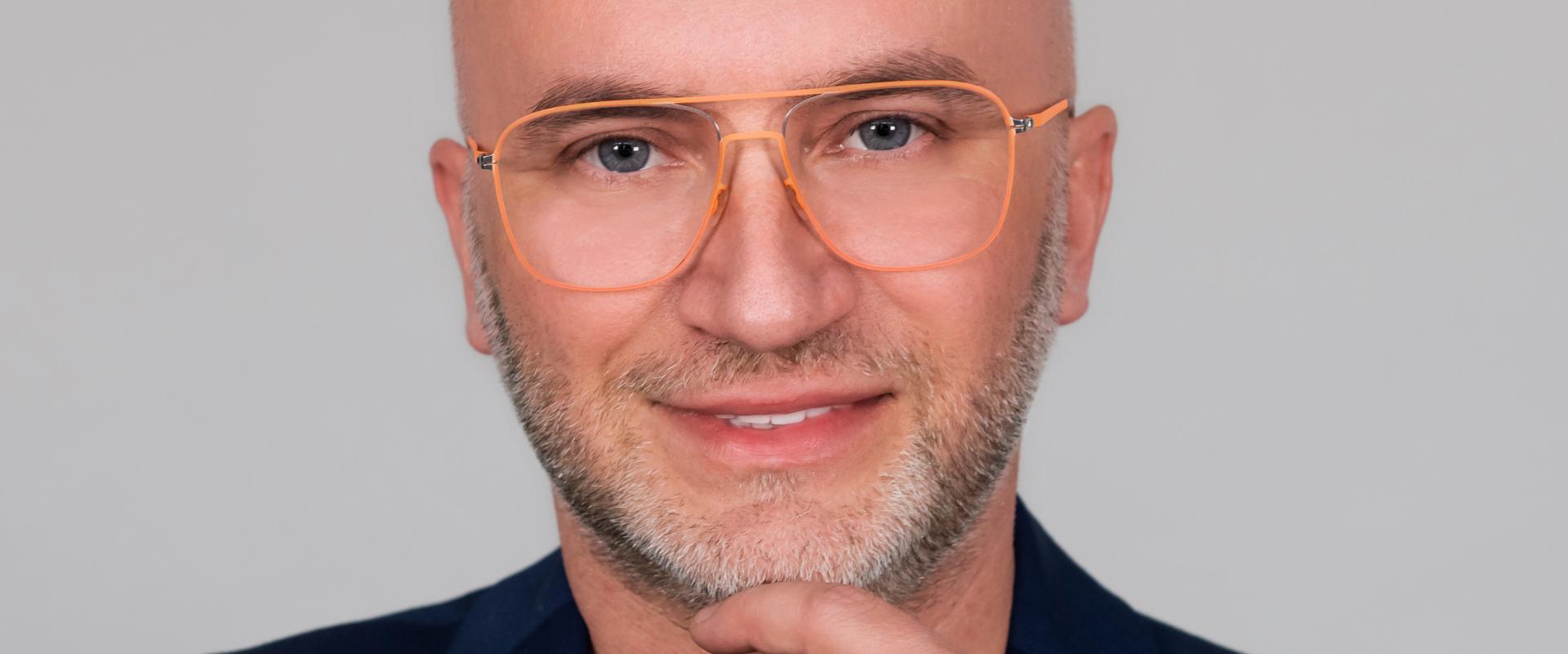 Dr Piotr Nowaczyk o procesie tworzenia kosmetyków